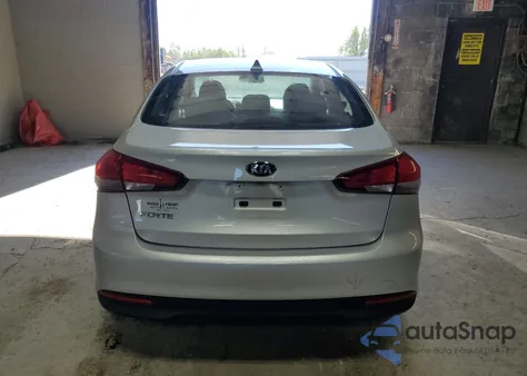 2018 Kia Forte Lx z USA, uszkodzony, nr VIN 3KPFL4A74JE284598